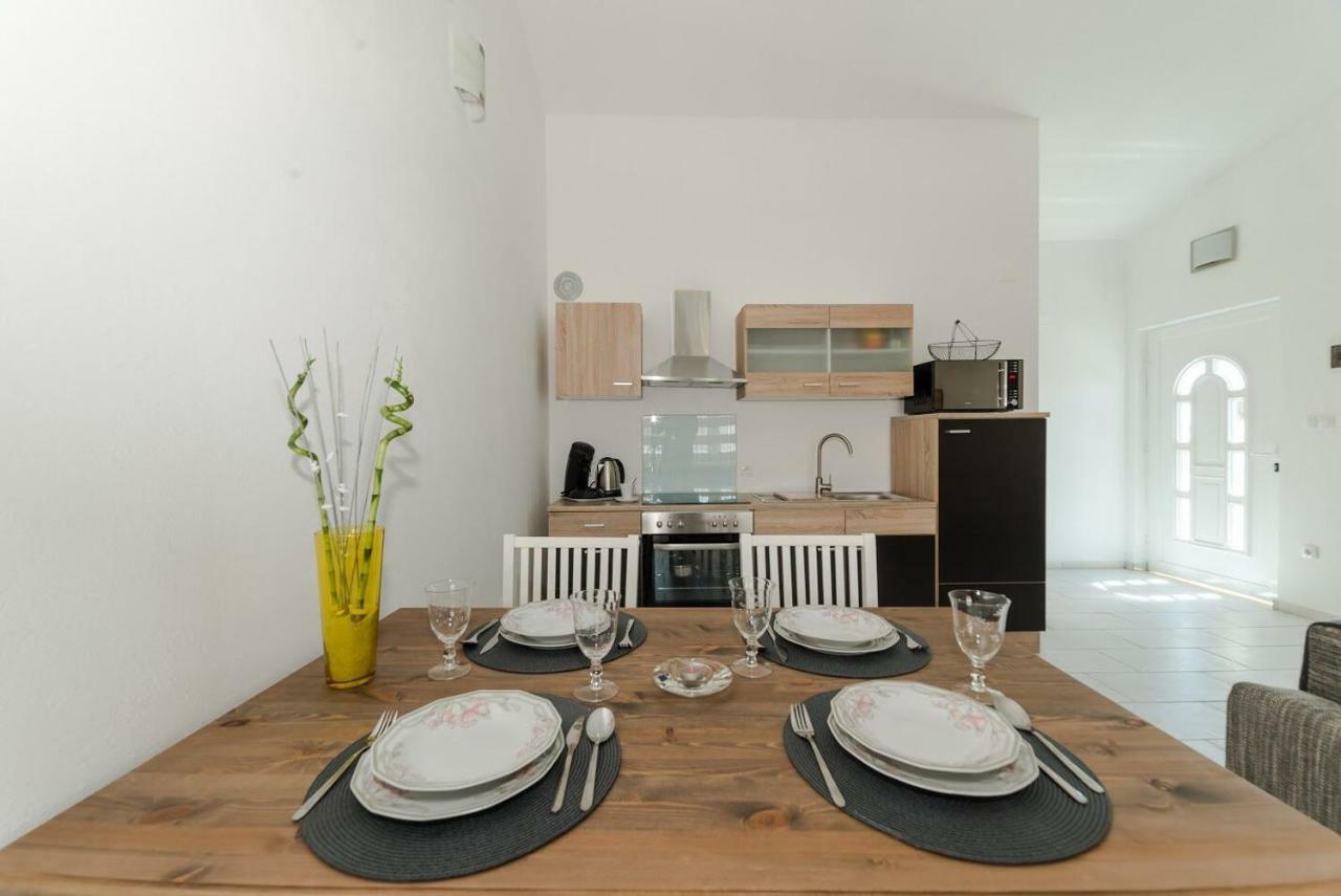 Apartments Vam Vir Eksteriør bilde