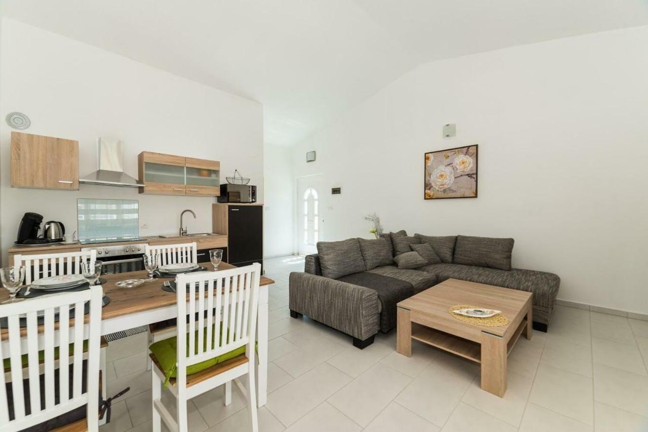 Apartments Vam Vir Eksteriør bilde