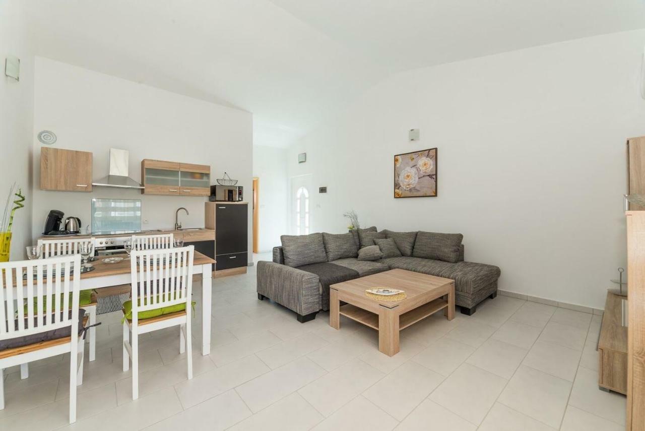 Apartments Vam Vir Eksteriør bilde