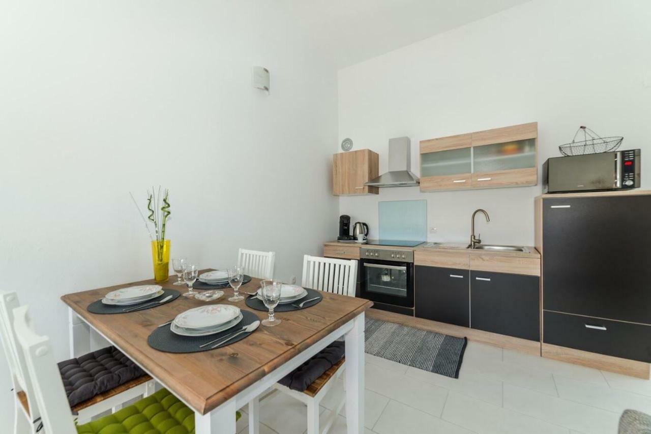 Apartments Vam Vir Eksteriør bilde